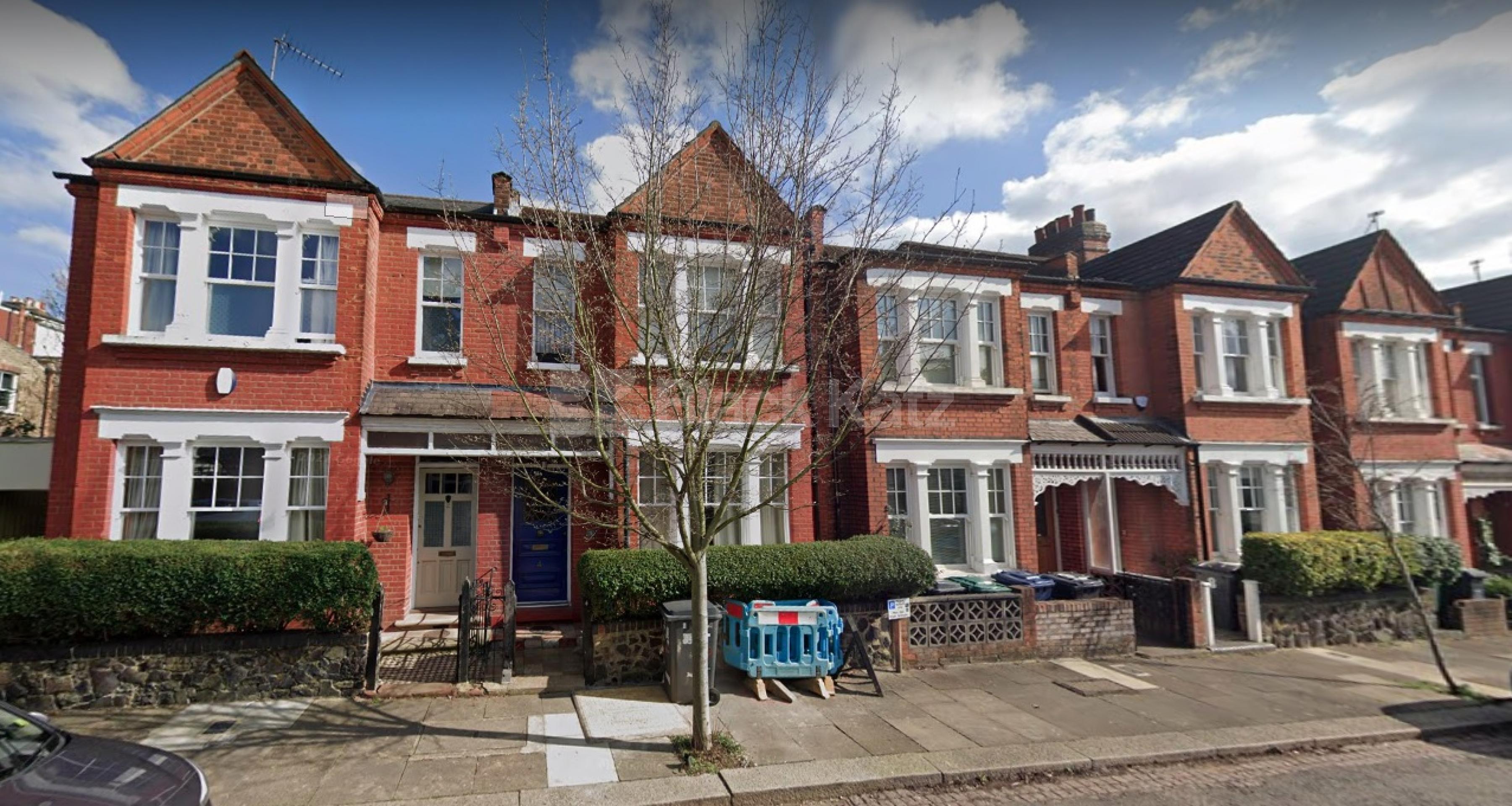 			2 Bedroom, 1 bath, 1 reception Apartment			 Ingram Road, East Finchley N2